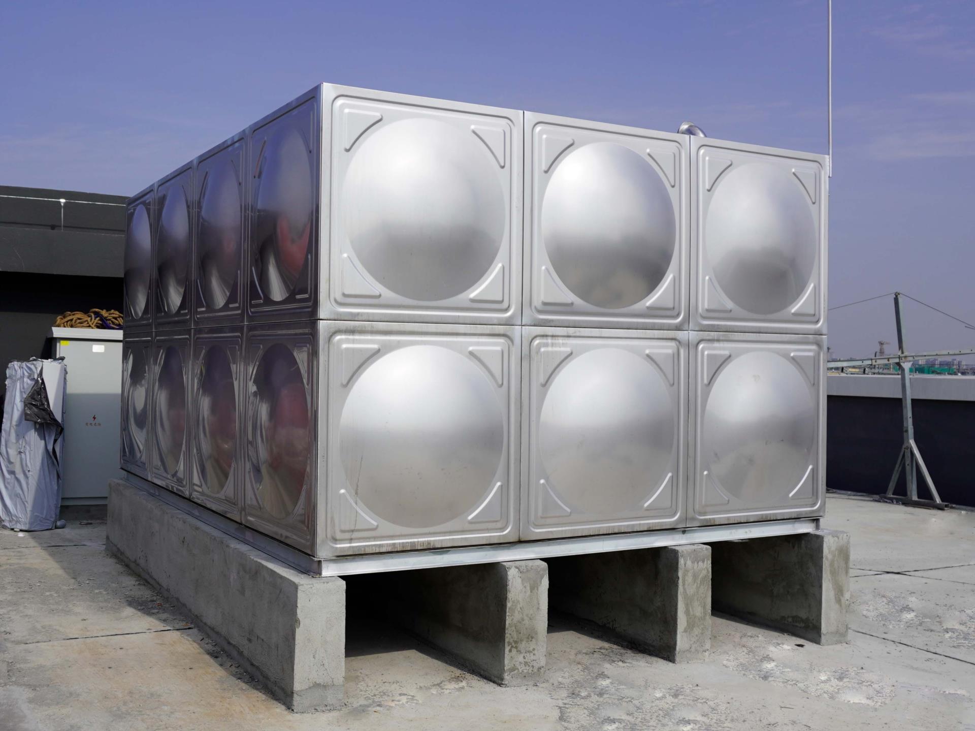 寫字樓樓頂不銹鋼生活水箱